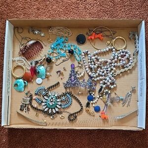 Broken Jewelry Pieces Lot